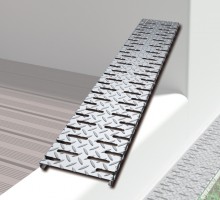  ​- 내식성이 강한 스테인리스강 재질로 제작되어- 건물 내/외부에 보행자 통행로에 설치가 적합하다.- 체크플레이트 형태로 보행자 안전에 유리하다.-사이드 홀컷으로 배수능력이 탁월하다.- 소형배수로에 특화된 제품 